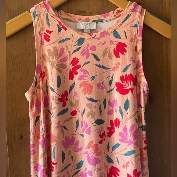 LOFT PETITE SWING DRESS SIZE XSP PEACH PINK FLORAL SLEEVELESS - Picture 2 of 10